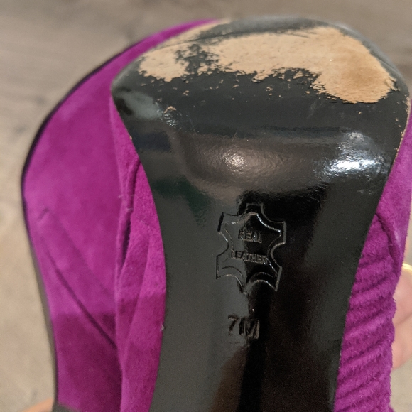 Kenneth Cole suede ruffle booties purple heels - Picture 4 of 8